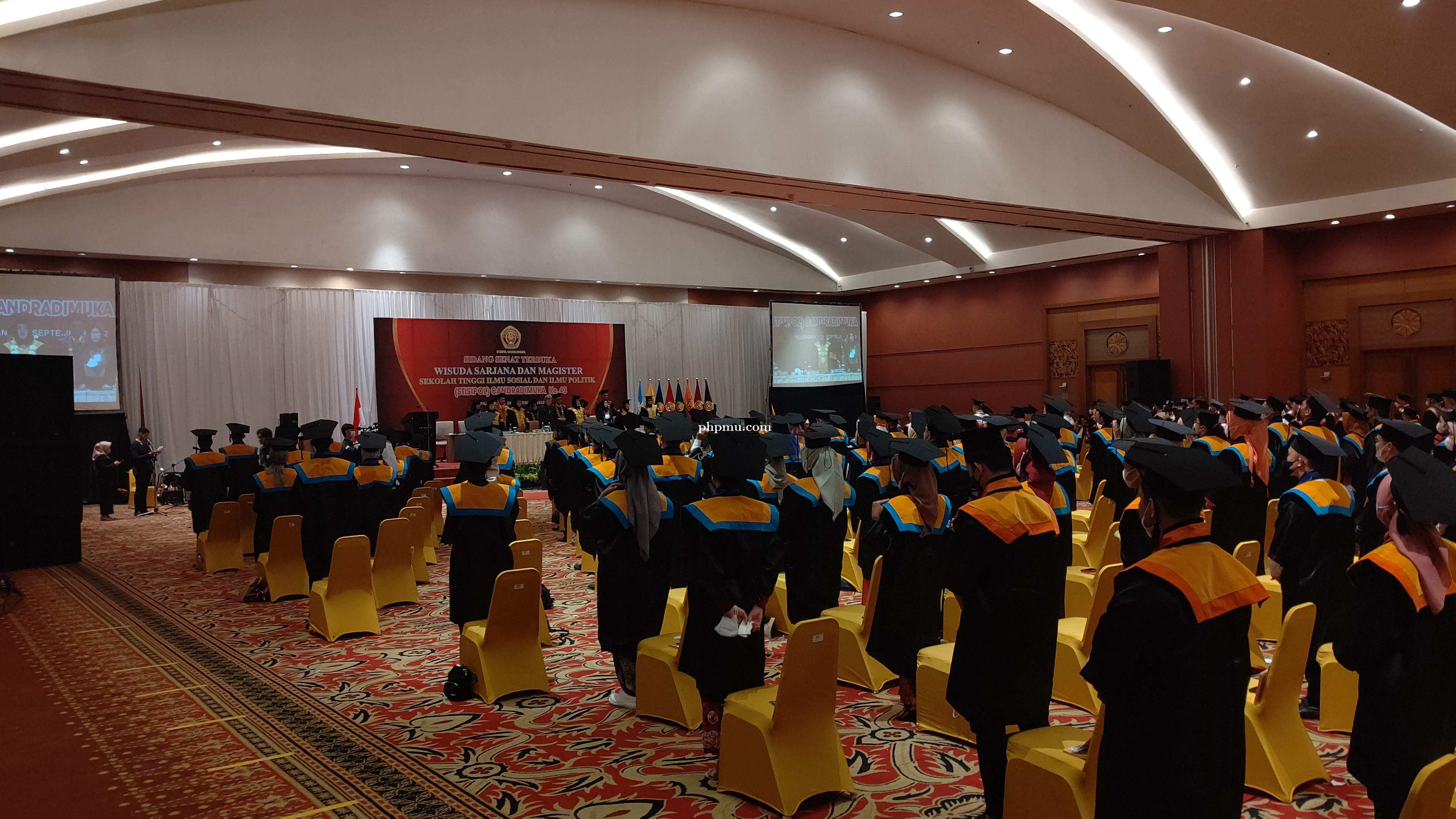 Wisuda S1 dan S2 STISIPOL Candradimuka ke -43